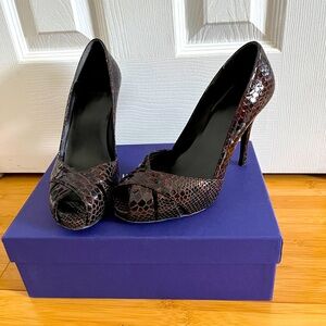 Stuart Weitzman Dresser snake skin pumps
